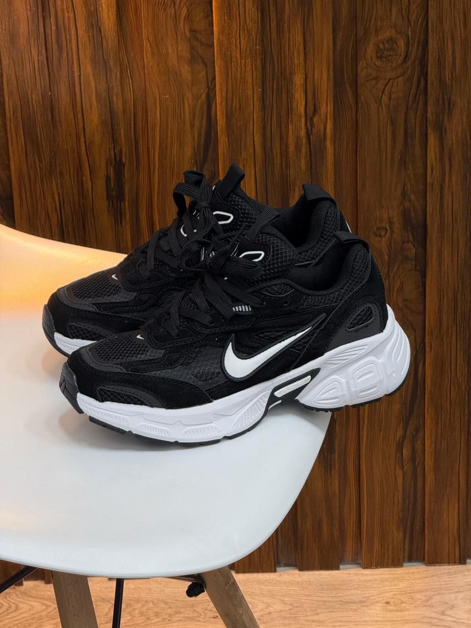 NIKE V5K NEGRO