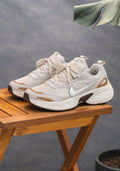 NIKE V5K BEIGE