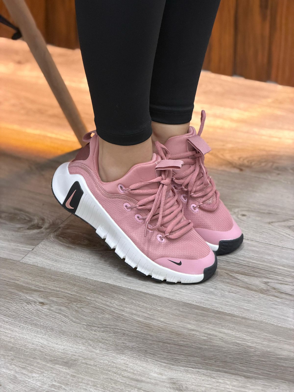 NIKE FREE METCOM