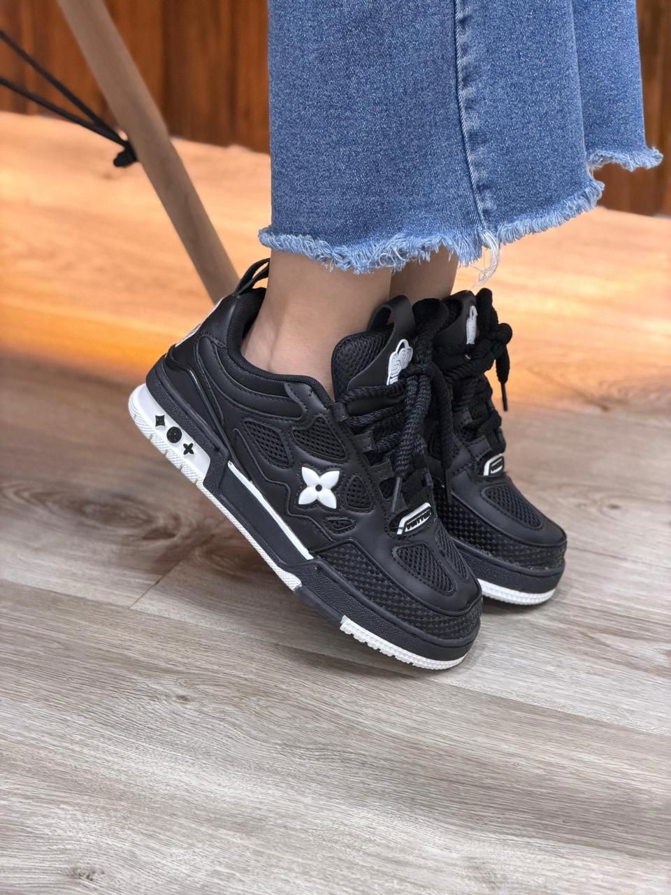LOUIS VUITTON SKATE NEGRO