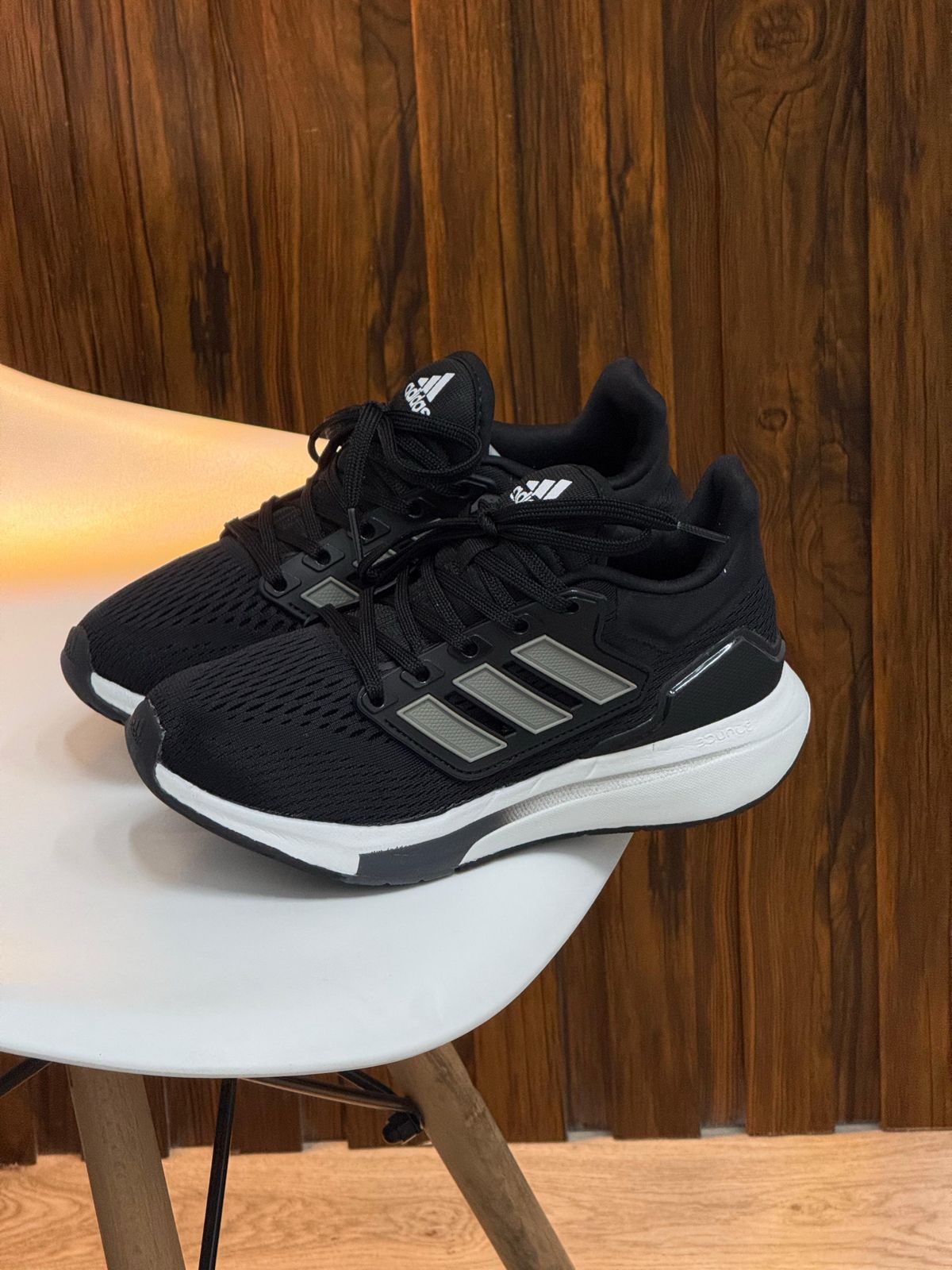 ADIDAS EQ21 NEGRO