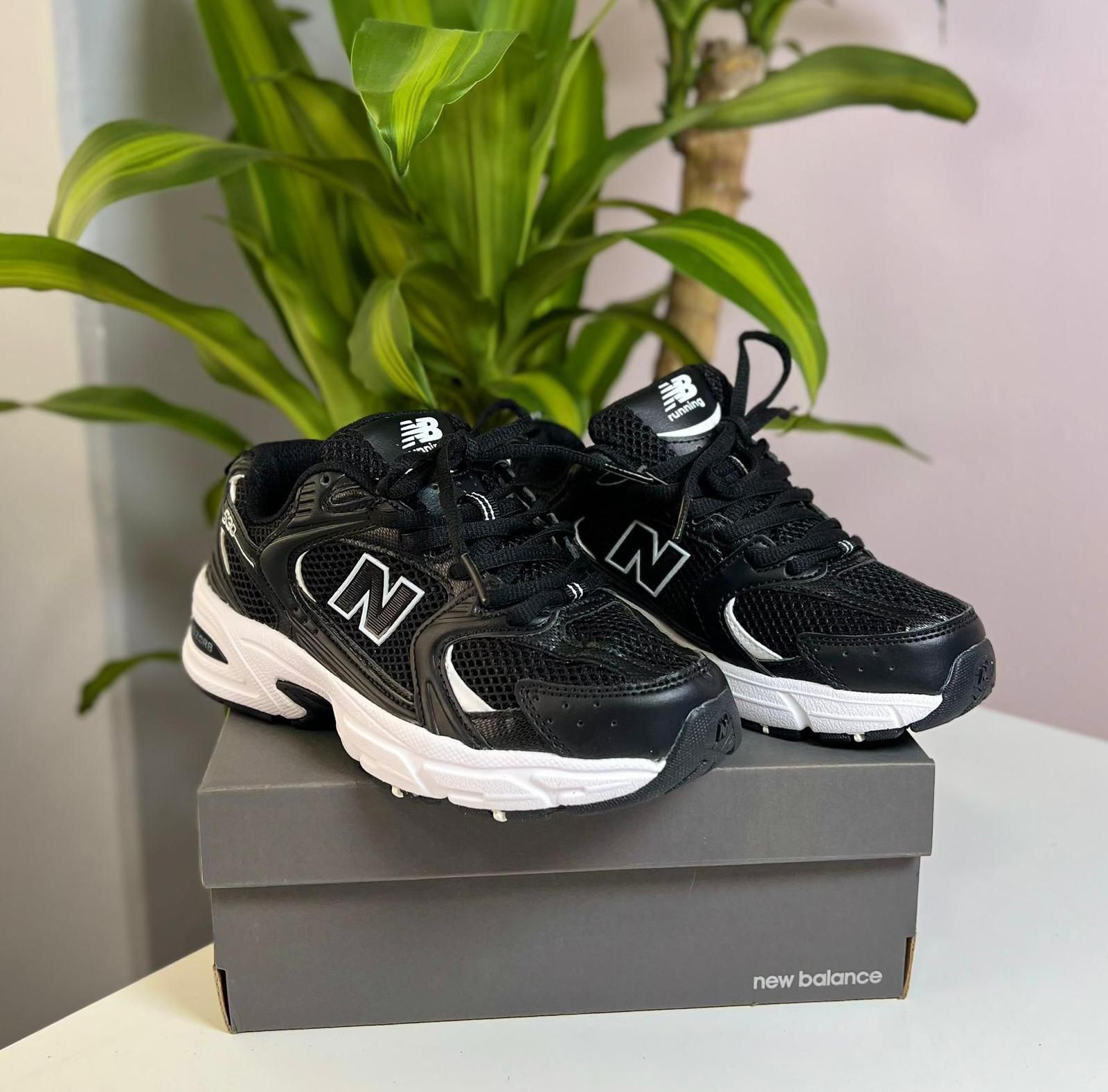 NEW BALANCE 530 NEGRO BLANCO