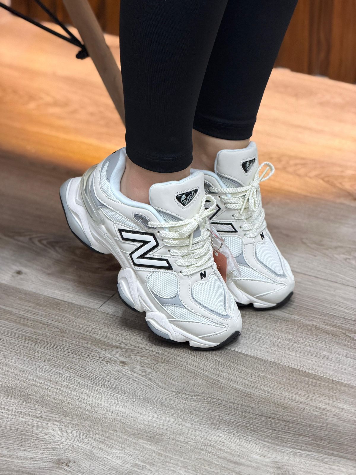 NEW BALANCE 9060 BLANCO NEGRO