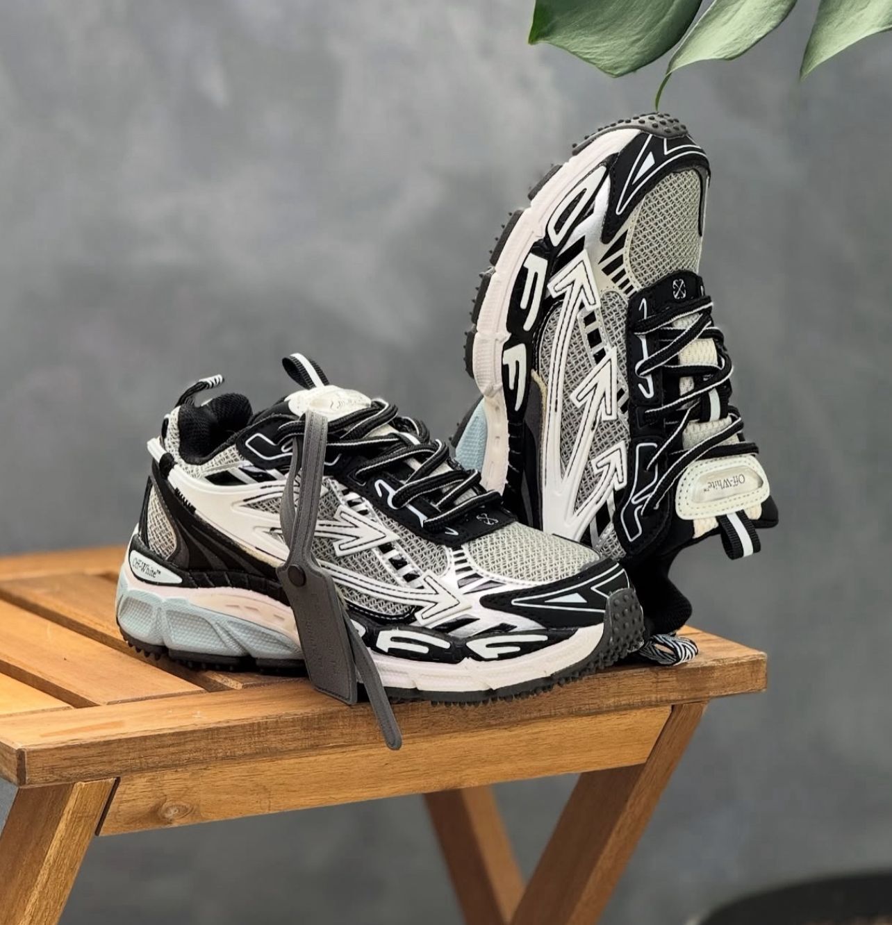 OFF WHITE VIRGIL