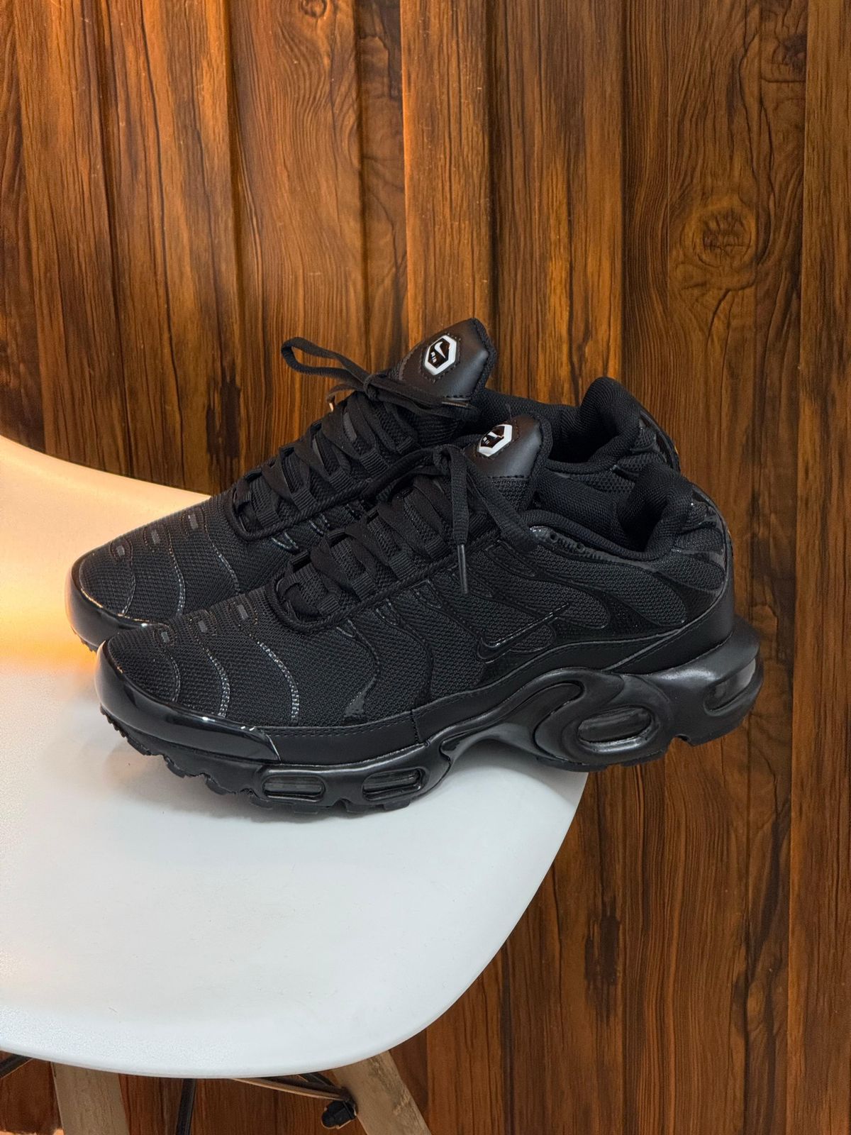 NIKE TN NEGRO